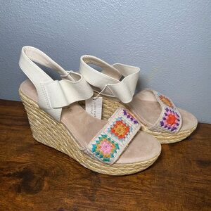 Altar’d State Anthropologie Wedges Size 7.5 NWT Crochet Floral Boho Hippie